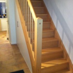 Holztreppe und Holzgeländer geschlossene Stufen Tischlerei Mohr Treppenbau Maßanfertigung(3)