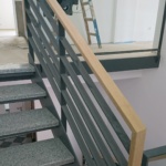 Metallgeländer Treppe mit Holzhandlauf Tischlerei Rendsburg-Büdelsdorf grau,