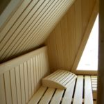 Sauna Dachschräge Sonderanfertigung Dachgeschosssauna Niebüll Hemlock - Abachi Glasfront und integriertes Dachfenster (5)
