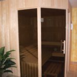 Sauna fünfeck Glasfront getönt integrierte Hifi über Saunasteuerung Westerrönfeld (5)